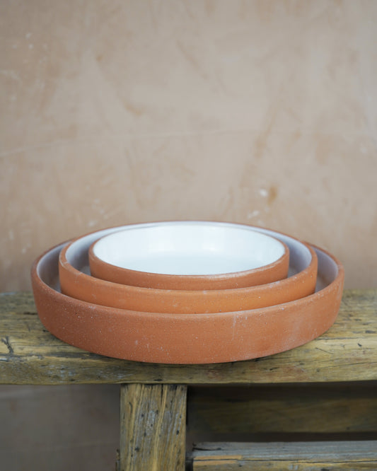 Set of 3 White Glazed & Natural Terracotta Lipped Plate
