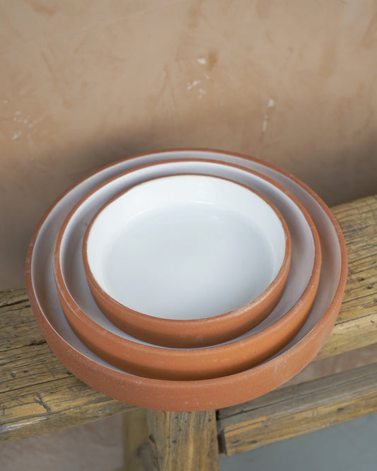 Set of 3 White Glazed & Natural Terracotta Lipped Plate